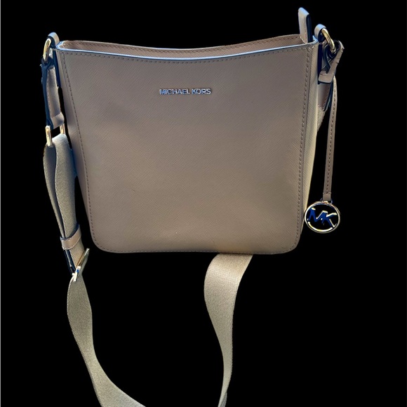 Michael Kors Jet Set Camel Saffiano Leather Small NS Messenger CrossBody Bag - Picture 1 of 5